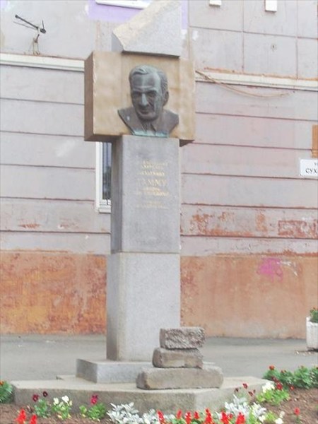 42-Памятник Тамму
